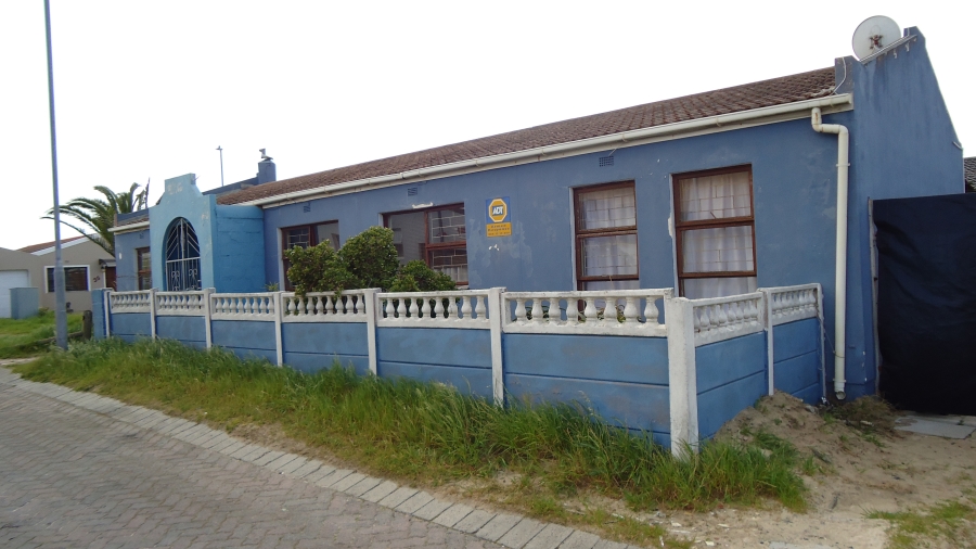 4 Bedroom Property for Sale in Strandfontein Western Cape